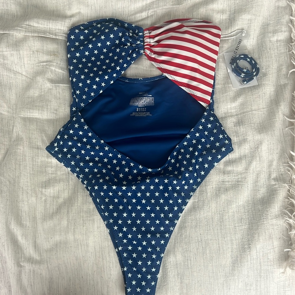 ONE PIECE BLUE/ white